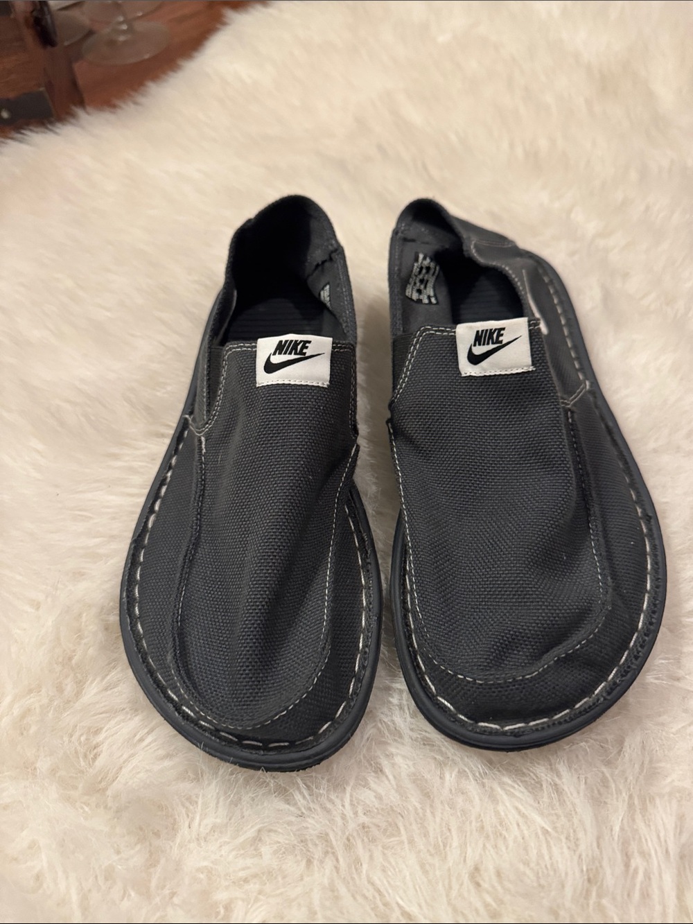 Nike Black/Gray Canvas Slip-On Solar Soft Size 11 pre-owned.